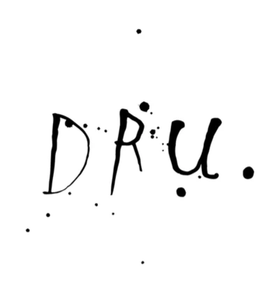 DRU.